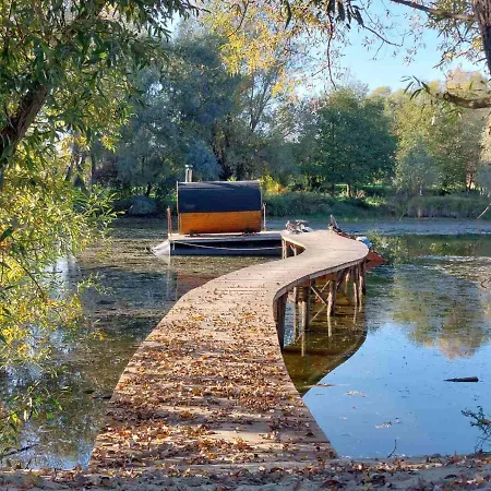 Ark Village Liberland * Apatin