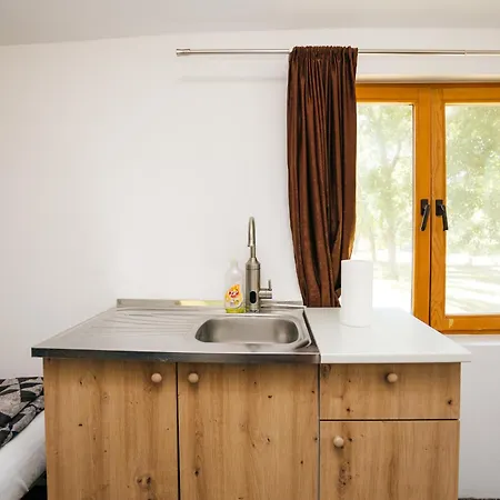 Campsite Ark Village Liberland